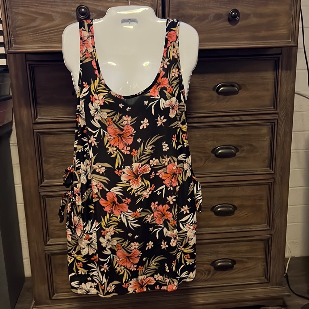 Xhilaration, size medium, cover up